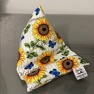 Handmade Floral Small Tablet Stand